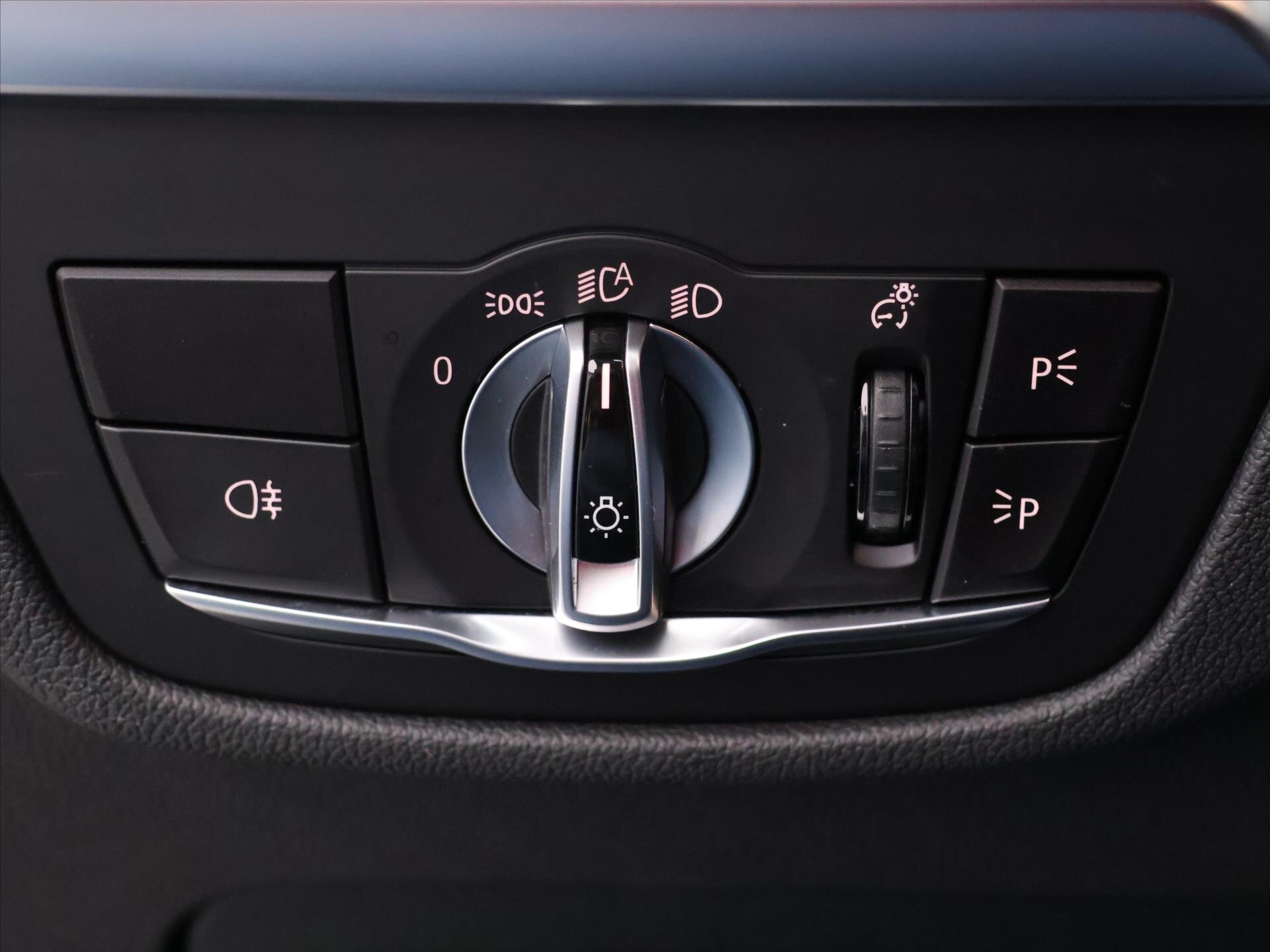 BMW X3 SUV / Terénní 2,0 l 140 kw