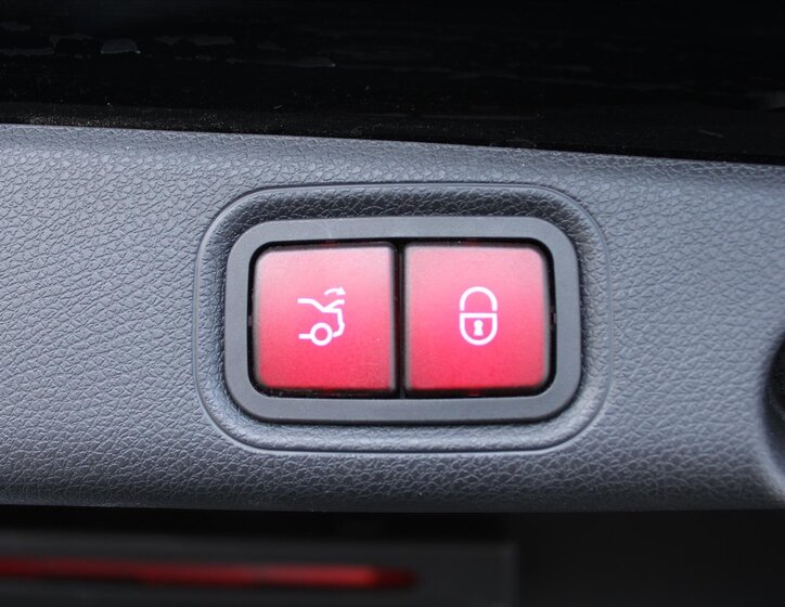 Mercedes-Benz Třídy E Sedan / Limuzína 2,0 l 143 kw