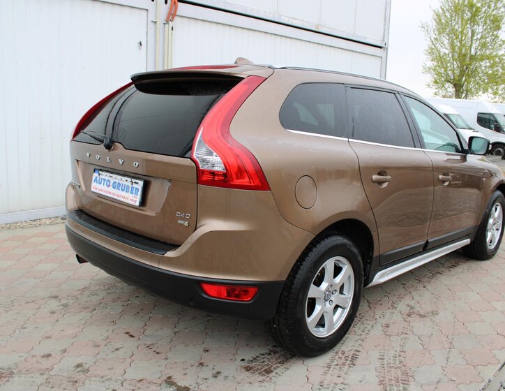 Volvo XC60 SUV / Terénní 2,4 l 129 kw