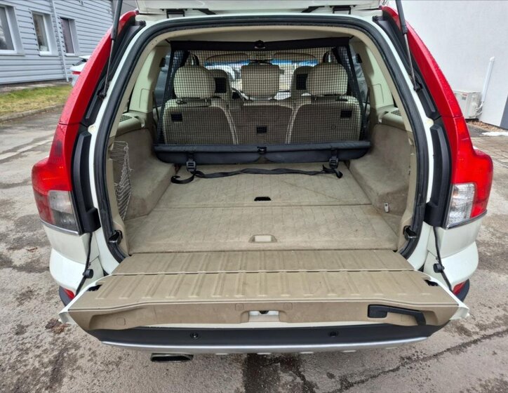 Volvo XC90 SUV 2,4 l 136 kw