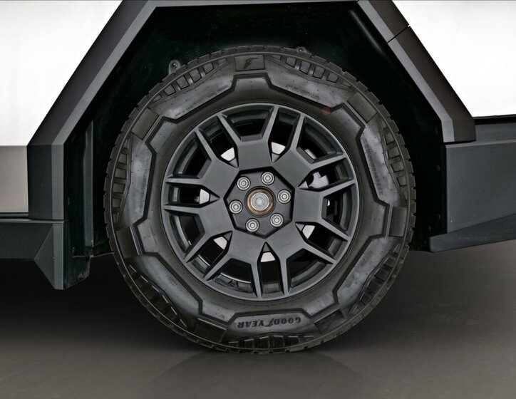 Tesla Ostatní SUV 0,0 450 kw