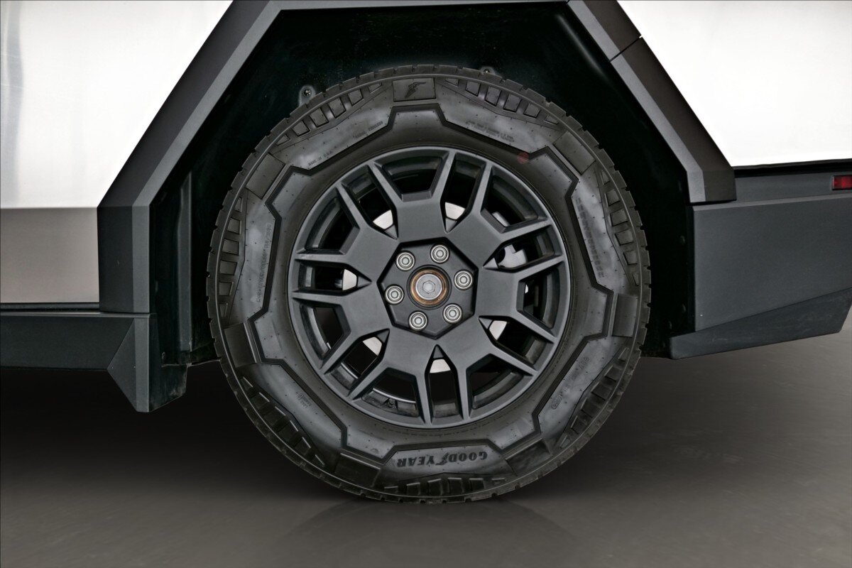 Tesla Ostatní SUV 0,0 450 kw