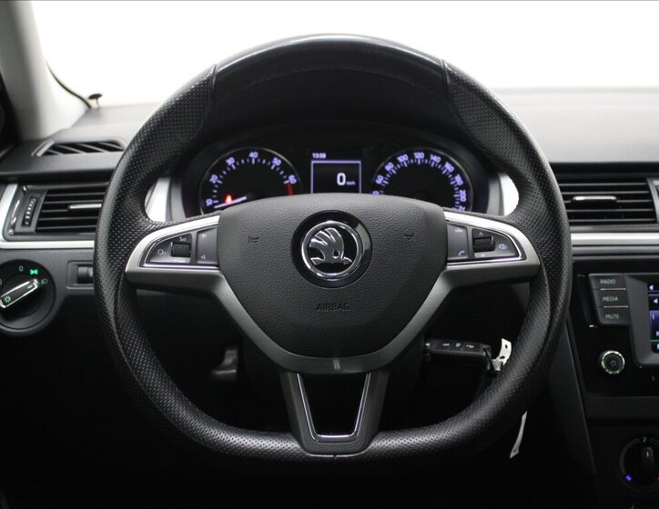 Škoda Rapid Liftback 1,2 l 81 kw