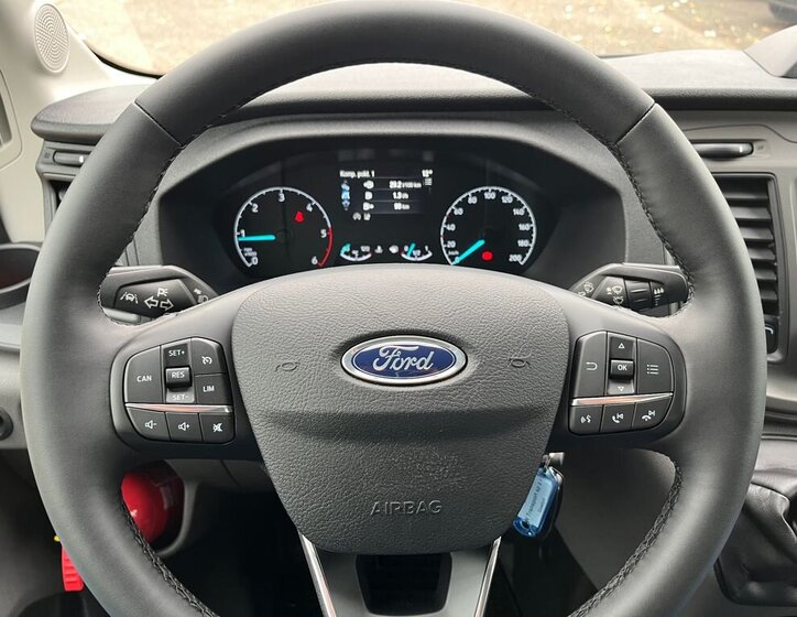 Ford Transit 13