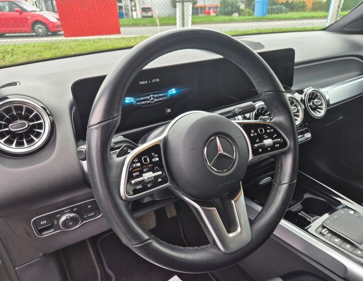 Mercedes-Benz GLB 40