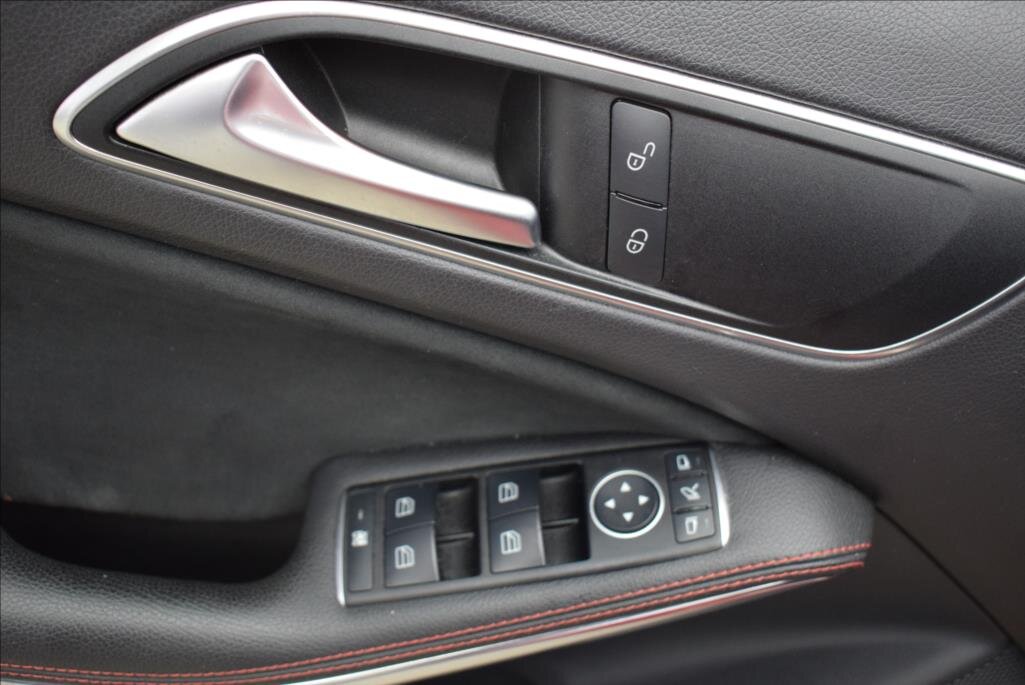 Mercedes-Benz Třídy A Hatchback 2,0 l 155 kw