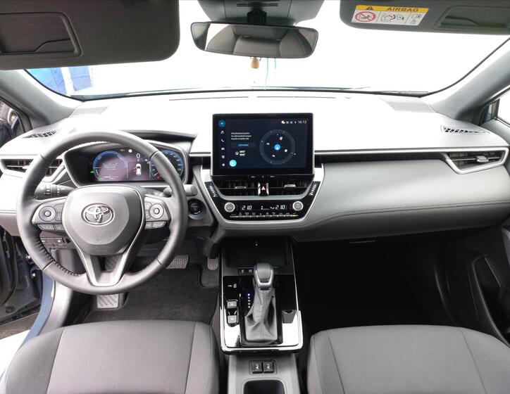 Toyota Corolla Cross 14