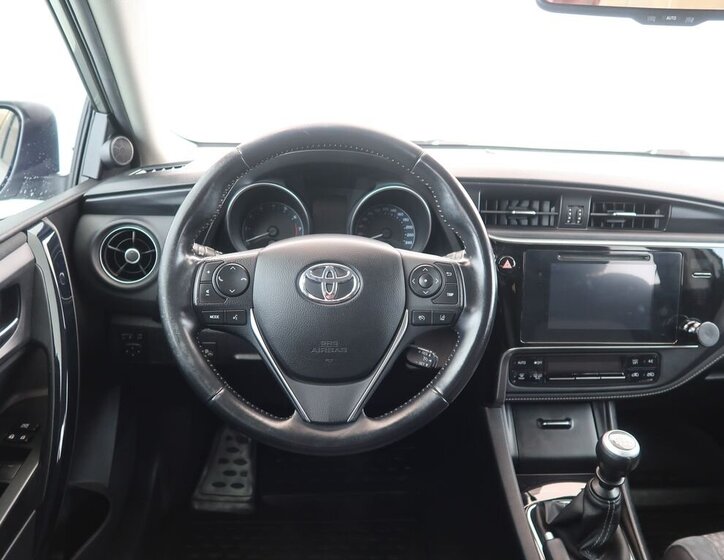 Toyota Auris 17