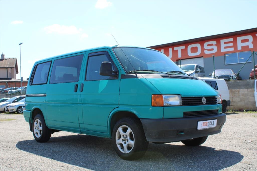 Volkswagen Caravelle Kombi 2,4 l 57 kw