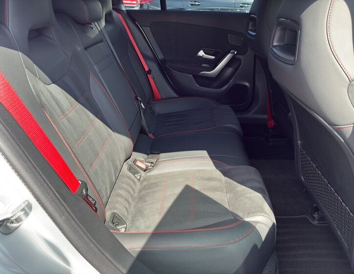 Mercedes-Benz CLA Kombi 2,0 l 225 kw