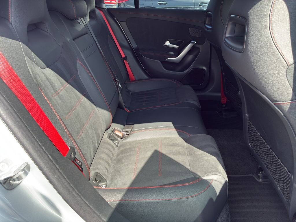 Mercedes-Benz CLA Kombi 2,0 l 225 kw