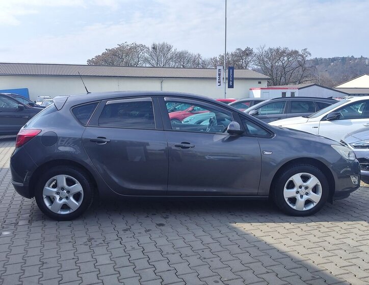 Opel Astra Hatchback 1,4 l 74 kw