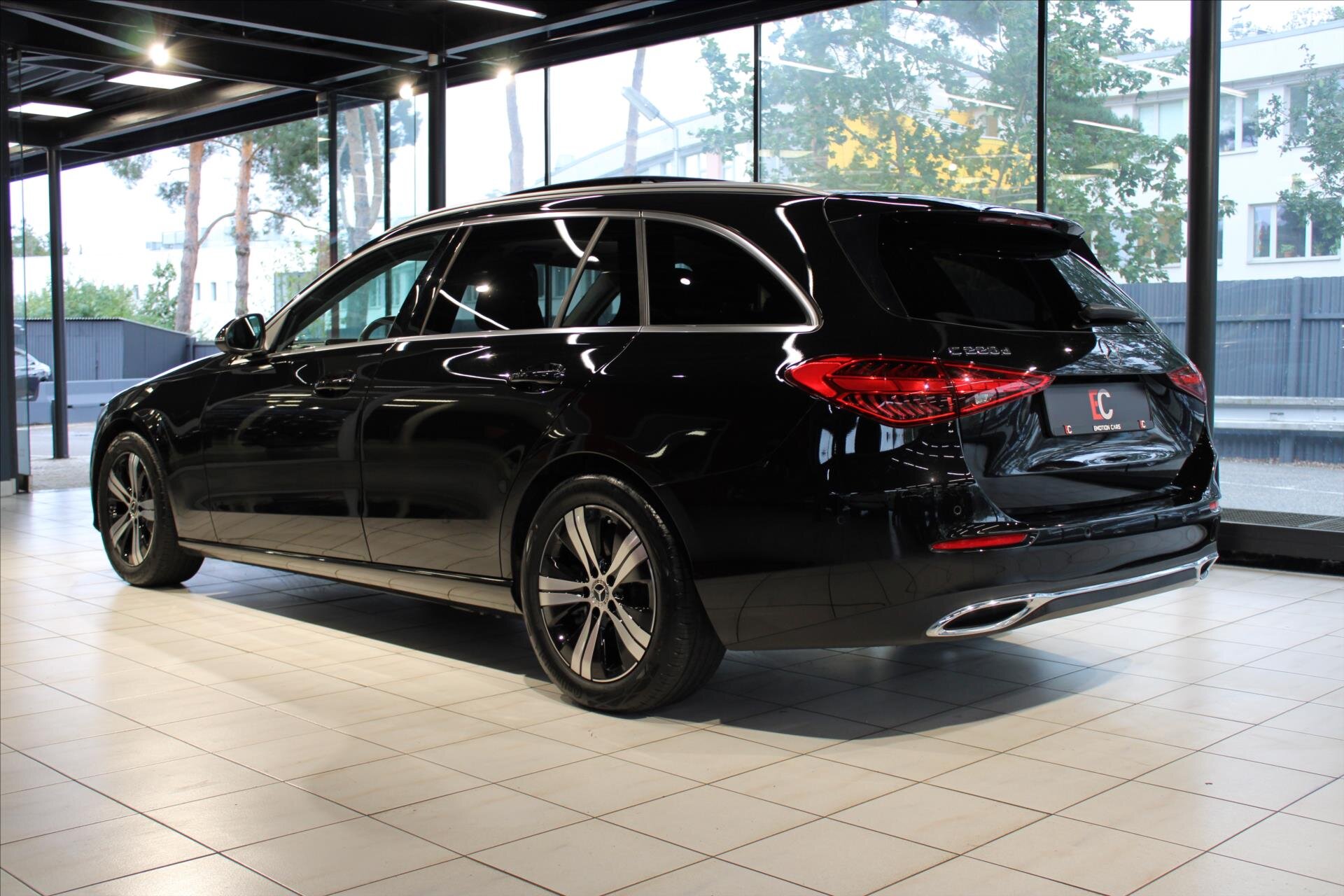 Mercedes-Benz Třídy C Kombi 2,0 l 147 kw