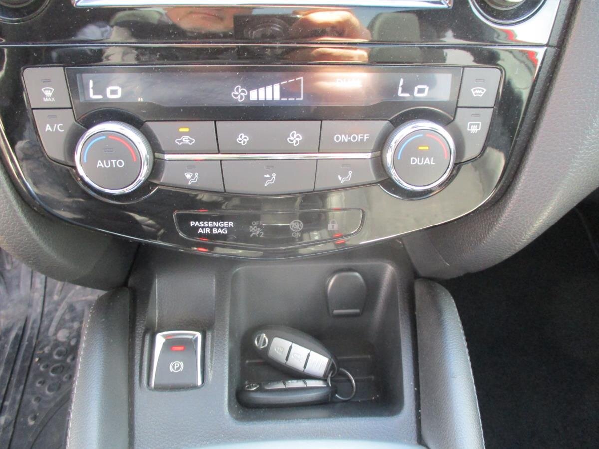 Nissan Qashqai SUV 1,6 l 96 kw