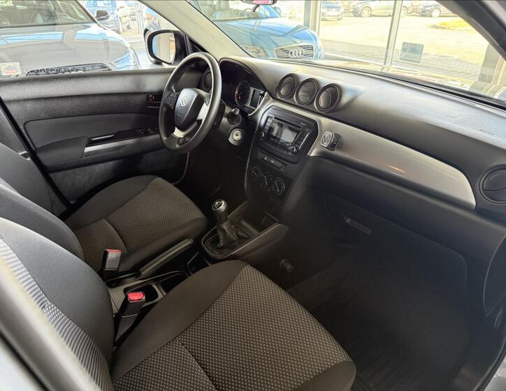 Suzuki Vitara 8