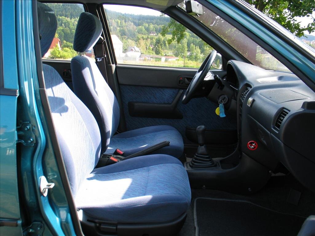 Suzuki Swift Hatchback 993,0 39 kw