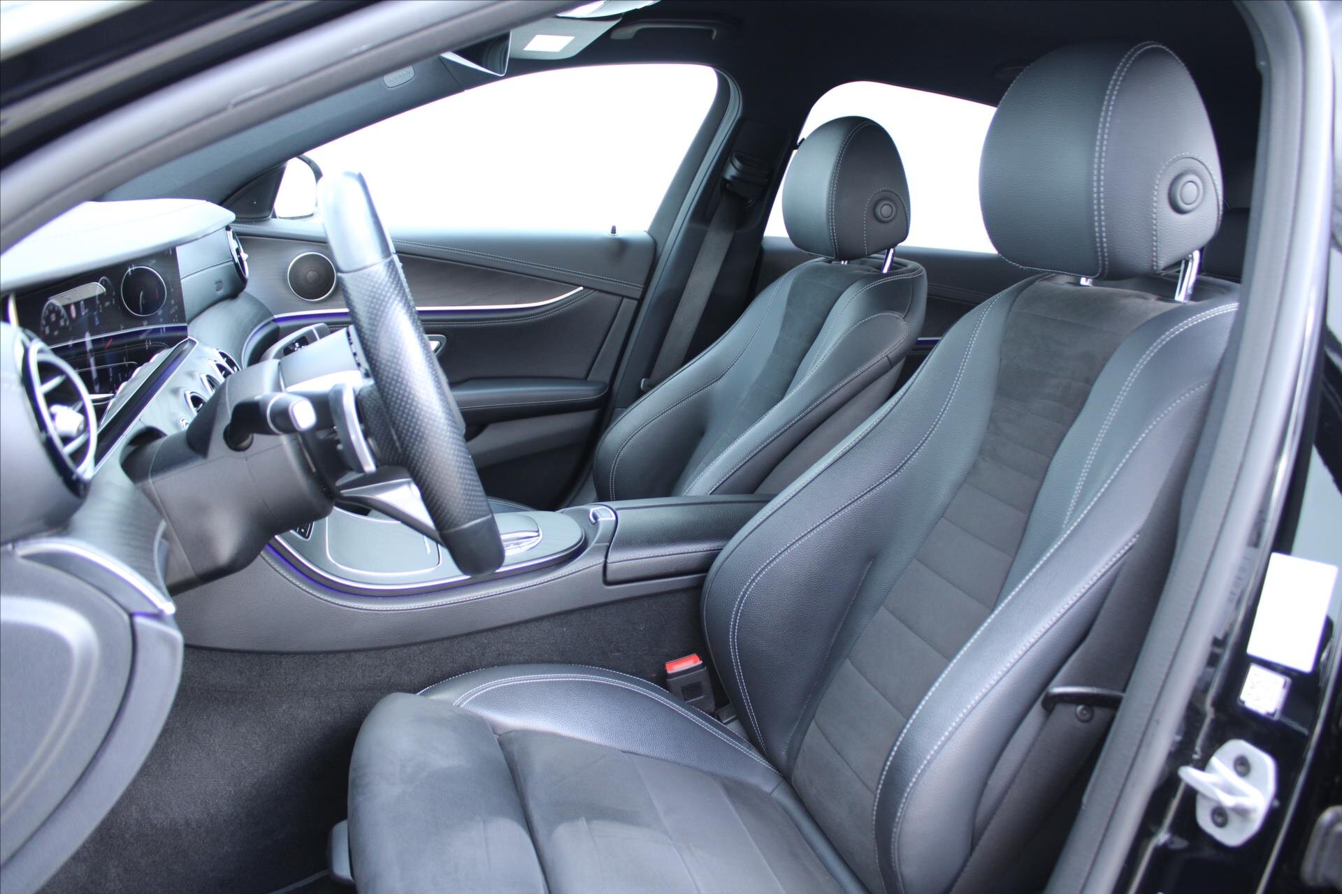 Mercedes-Benz Třídy E Sedan / Limuzína 2,0 l 143 kw