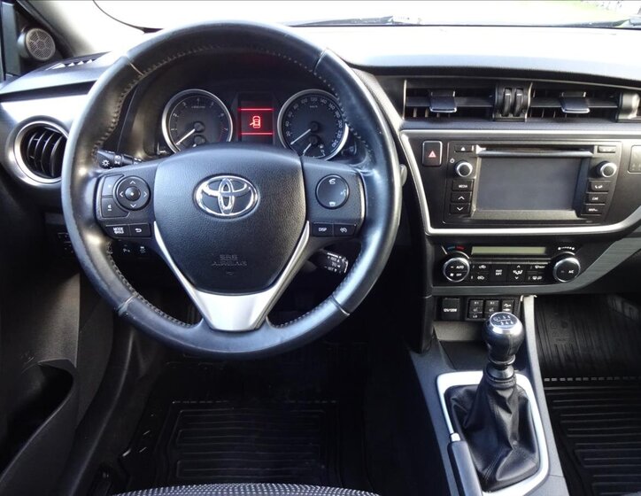 Toyota Auris 32