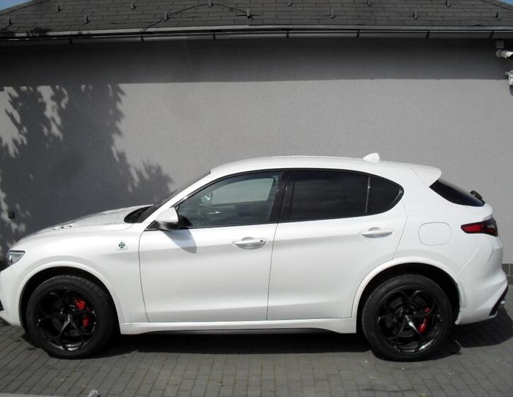 Alfa Romeo Stelvio 2