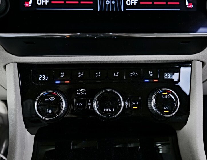 Škoda Superb Sedan / Limuzína 2,0 l 200 kw