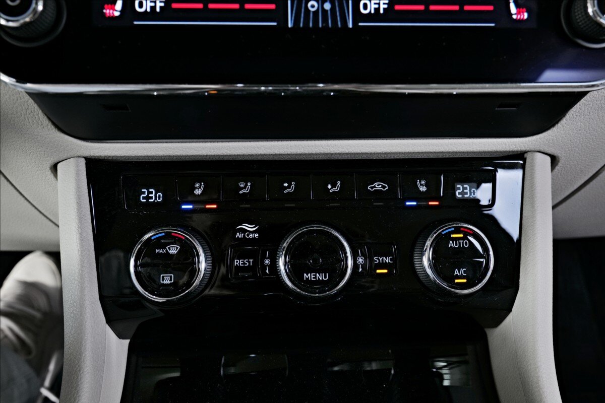 Škoda Superb Sedan / Limuzína 2,0 l 200 kw