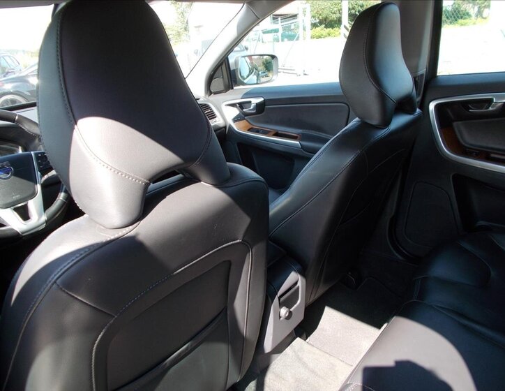 Volvo XC60 SUV / Terénní 2,0 l 110 kw