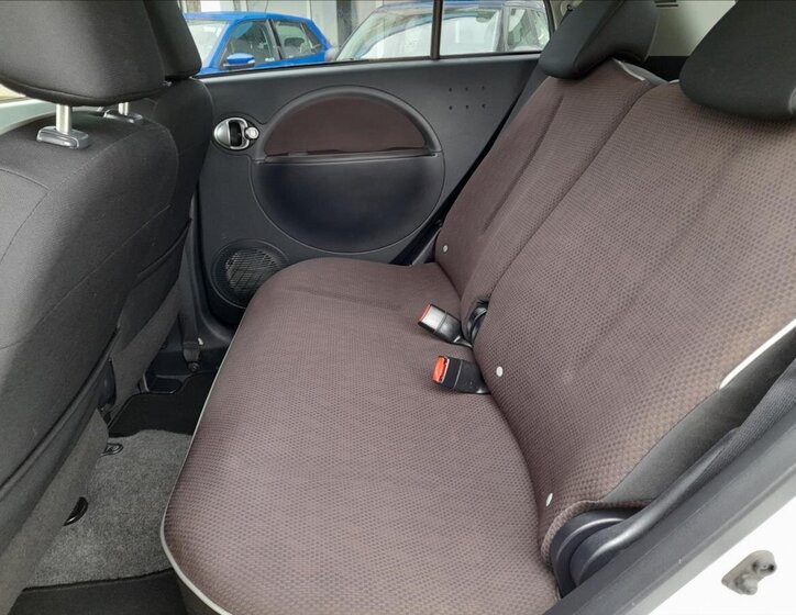 Mitsubishi Ostatní Hatchback 0,0 35 kw