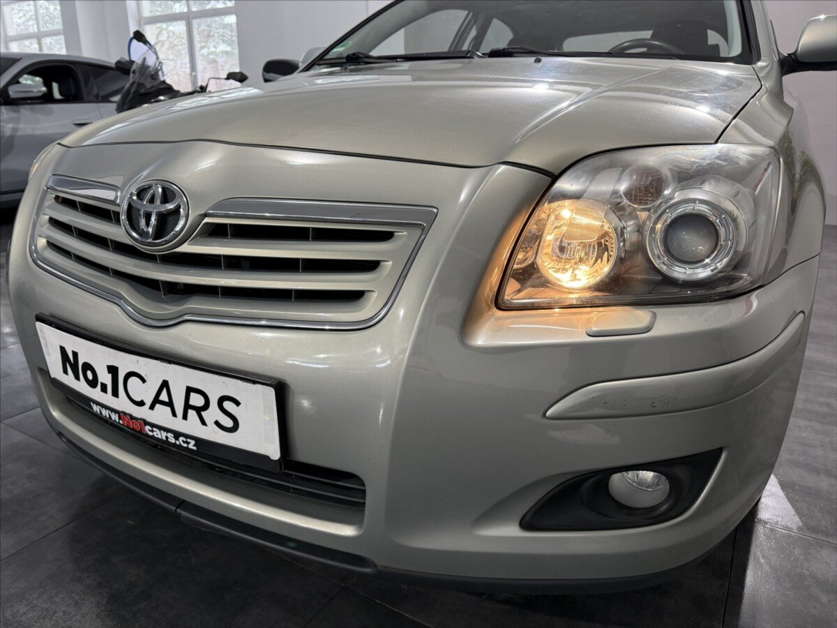 Toyota Avensis Liftback 1,8 l 95 kw