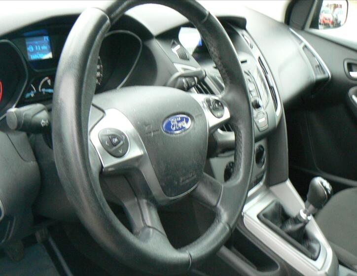 Ford Focus 10
