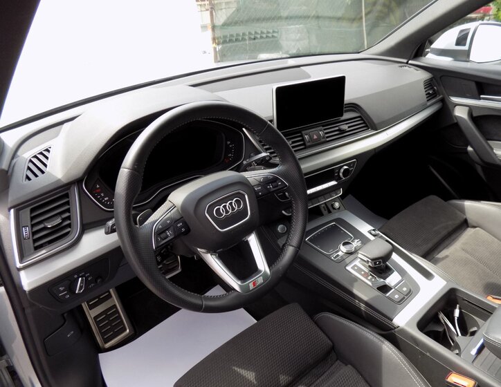 Audi Q5 SUV 2,0 l 140 kw