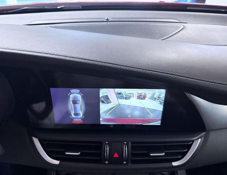 Alfa Romeo Giulia 12