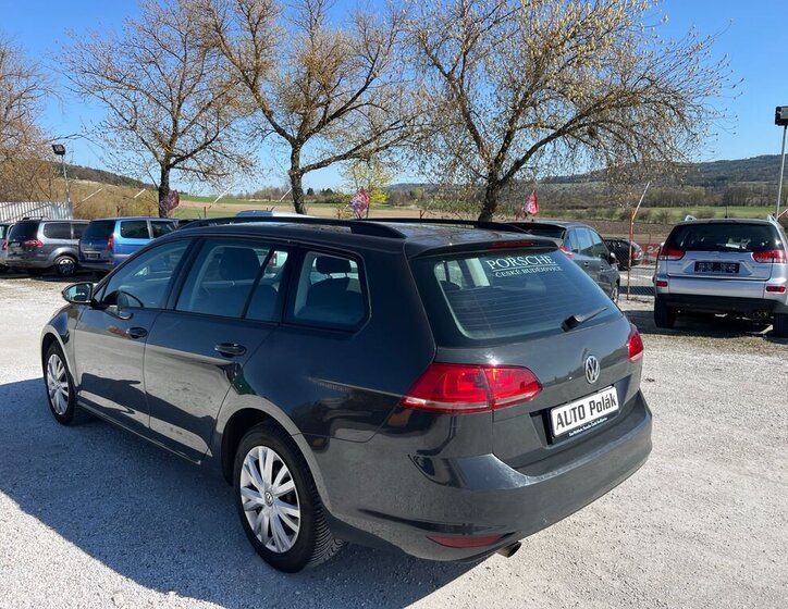 Volkswagen Golf Kombi 1,6 l 77 kw