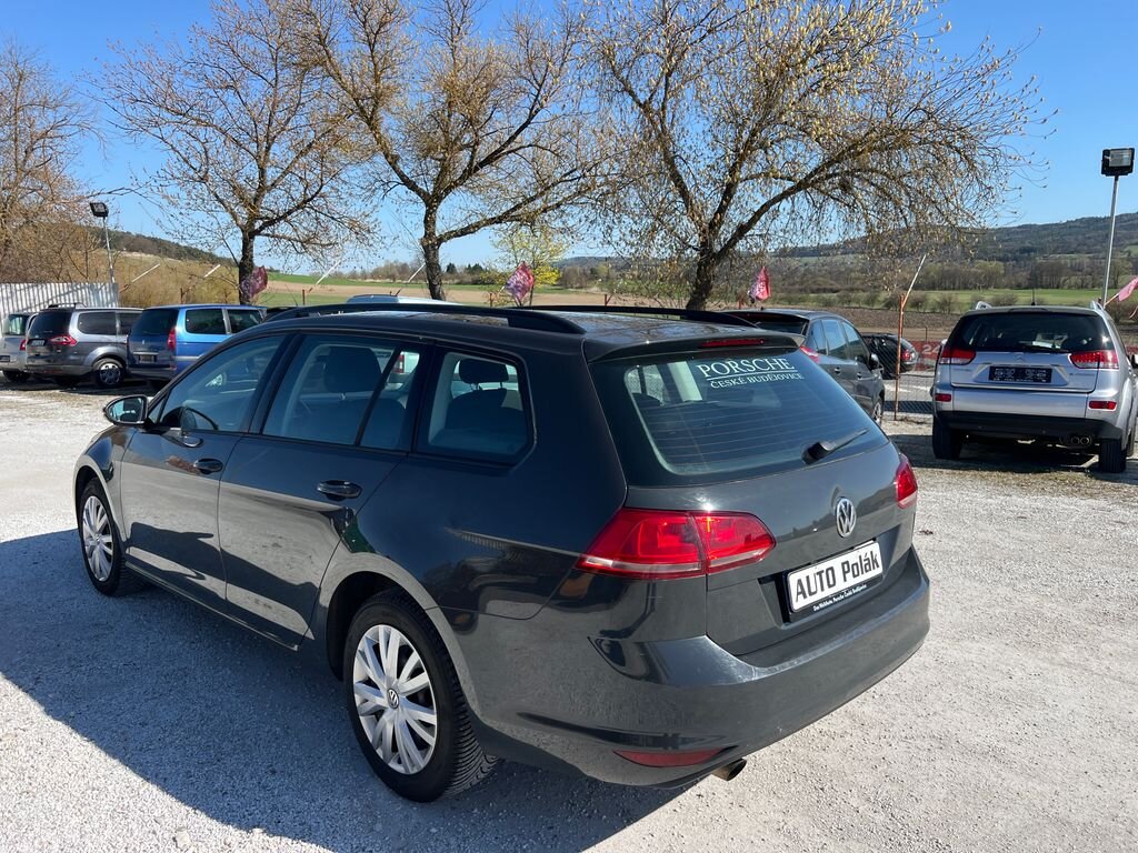 Volkswagen Golf Kombi 1,6 l 77 kw