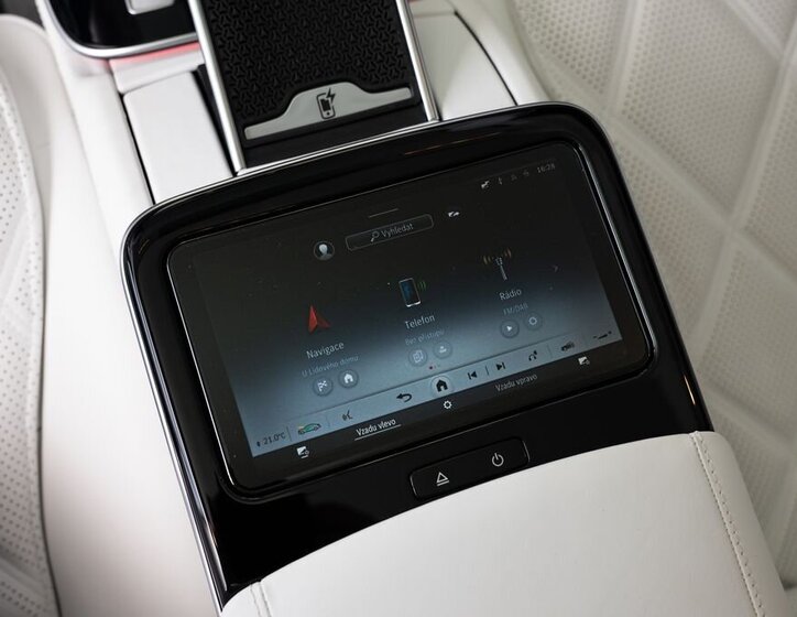 Mercedes-Benz Ostatní Sedan / Limuzína 6,0 l 450 kw