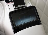 Mercedes-Benz Ostatní Sedan / Limuzína 6,0 l 450 kw