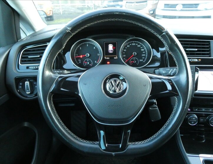 Volkswagen Golf 30
