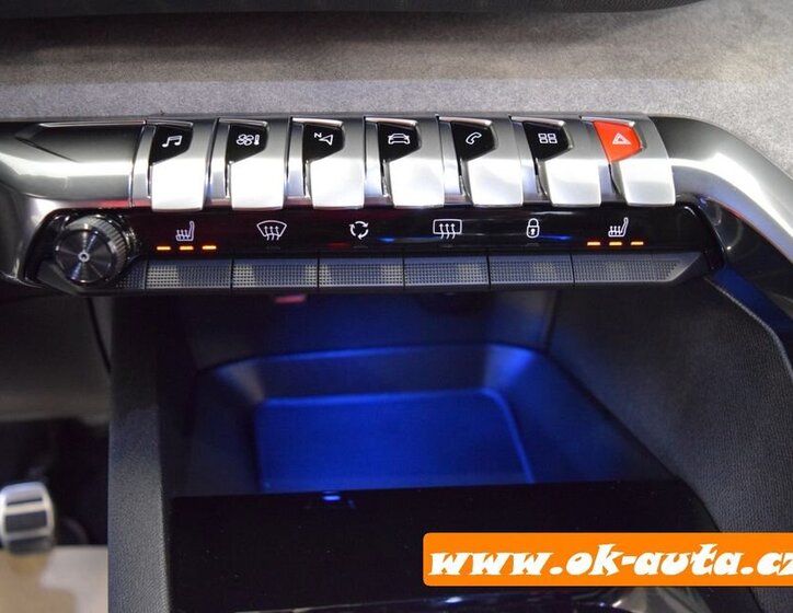 Peugeot 5008 MPV 1,5 l 96 kw