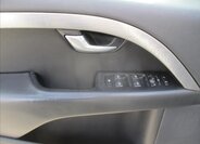 Volvo XC70 Kombi 2,4 l 151 kw