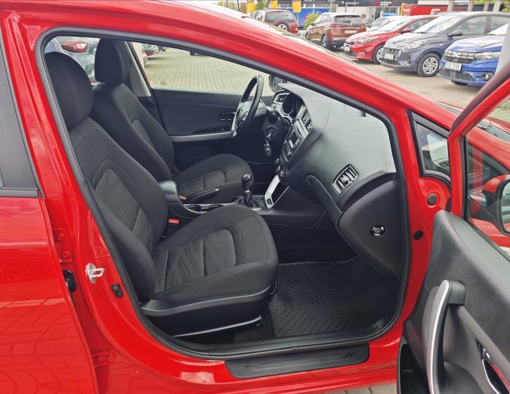 KIA Ceed Hatchback 1,6 l 100 kw
