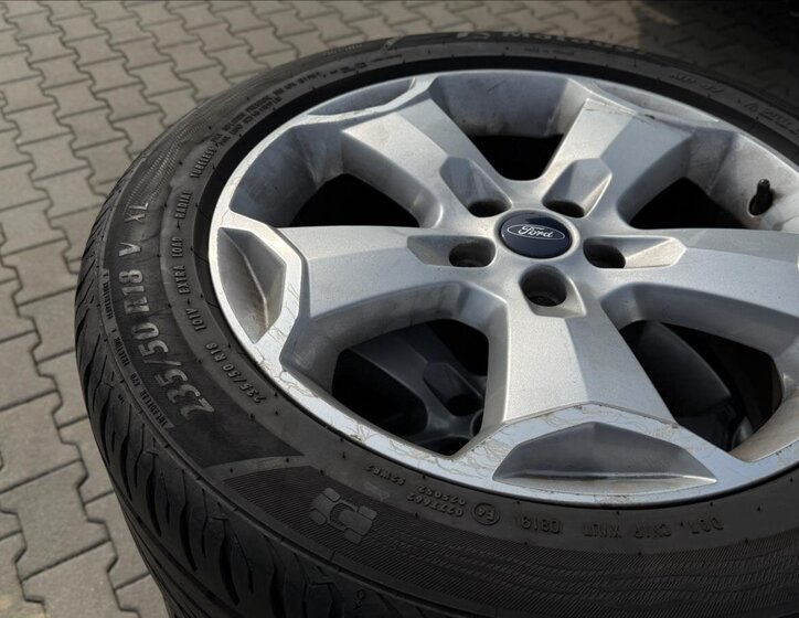 Ford Kuga SUV / Terénní 2,0 l 100 kw