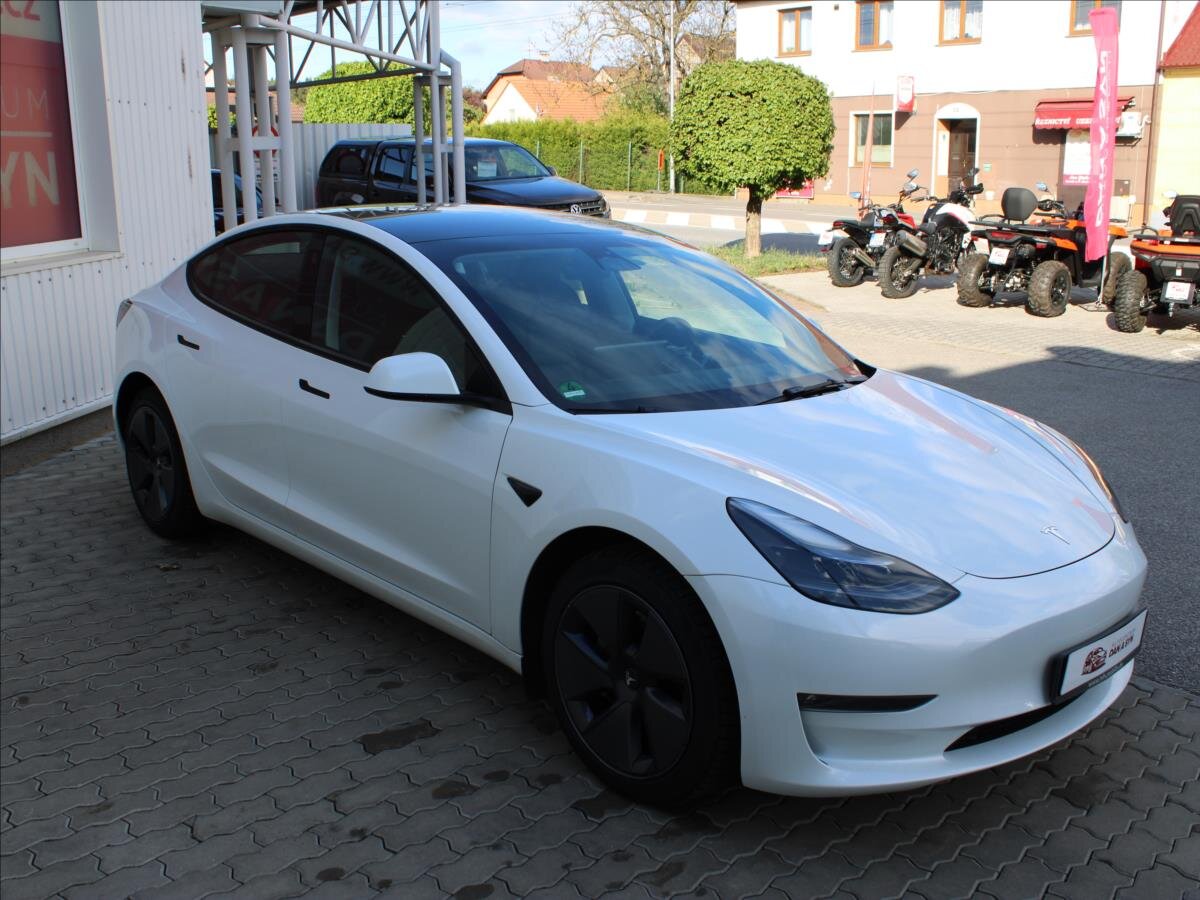 Tesla Model 3 Sedan / Limuzína 0,0 208 kw