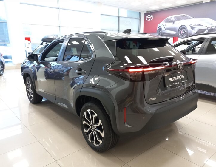 Toyota Yaris Cross CUV / Crossover 1,5 l 68 kw