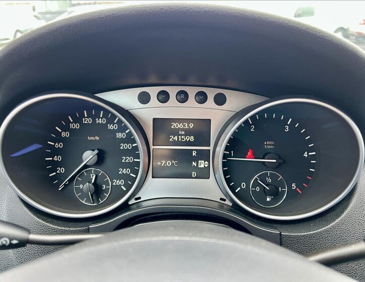 Mercedes-Benz Třídy M SUV 3,0 l 165 kw