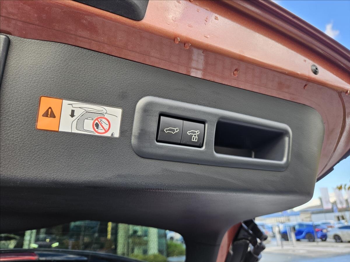 Lexus LBX Kombi 1,5 l 99 kw