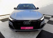 Audi Q8 4