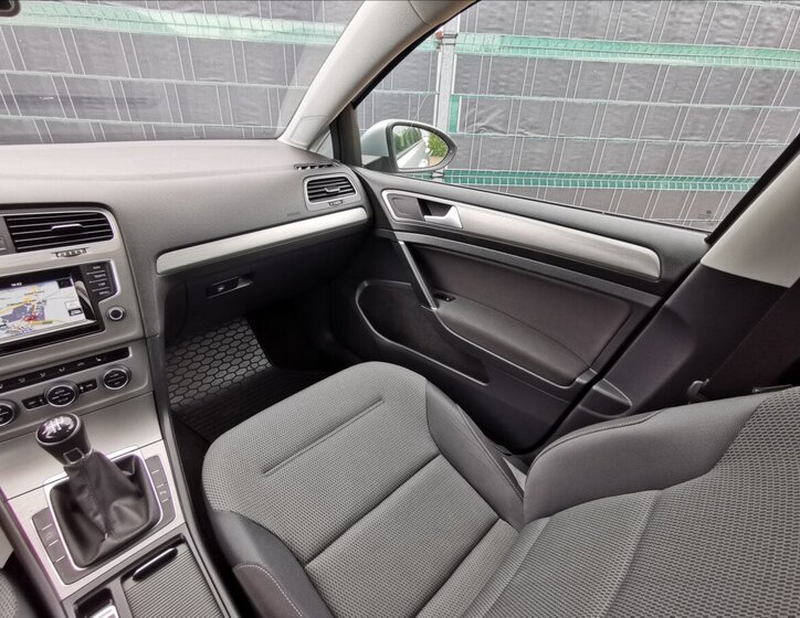 Volkswagen Golf Kombi 1,6 l 77 kw