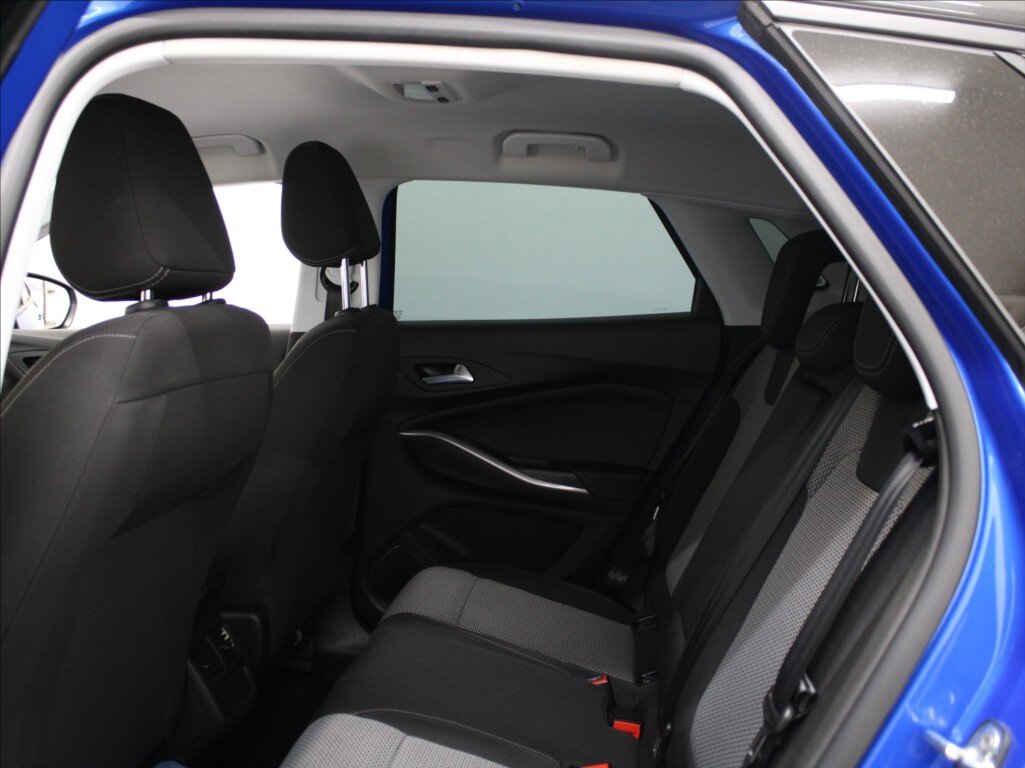Opel Grandland SUV / Terénní 1,2 l 96 kw