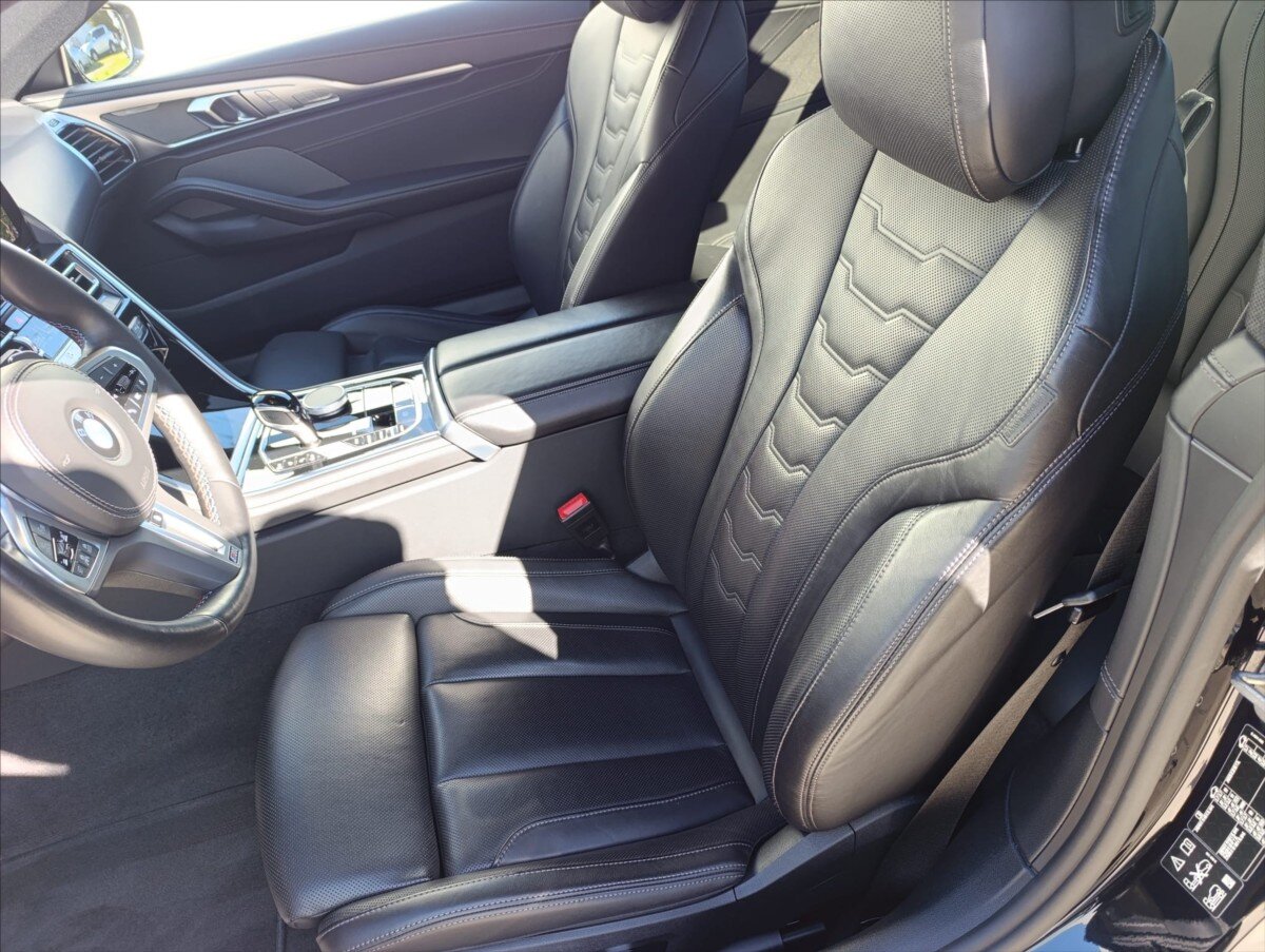 BMW Řada 8 Kupé 4,4 l 390 kw