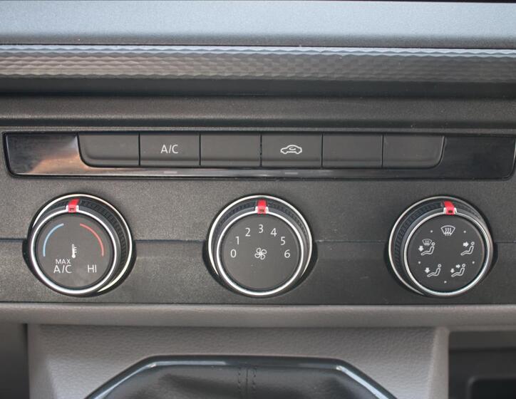 Volkswagen Transporter 22