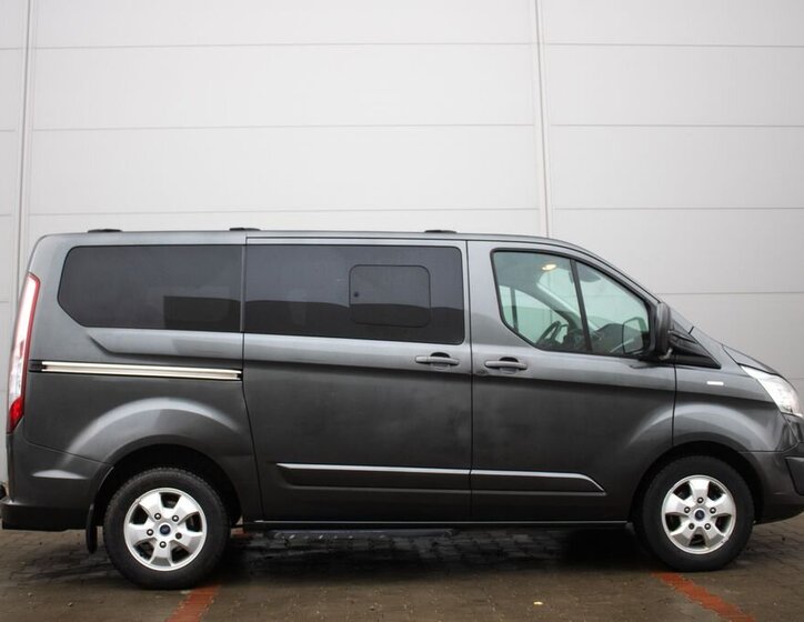 Ford Tourneo Custom 4